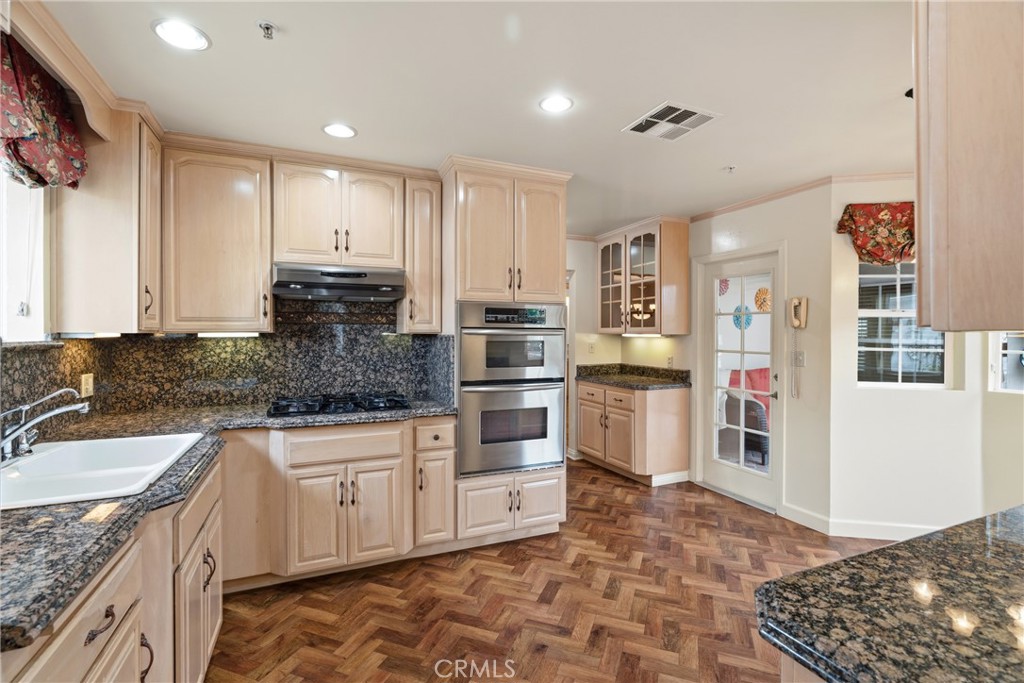 1820 Edgewood Drive