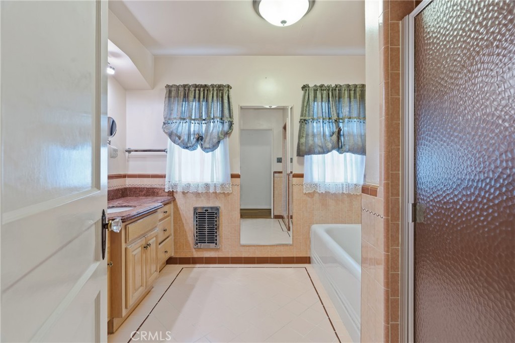 1820 Edgewood Drive