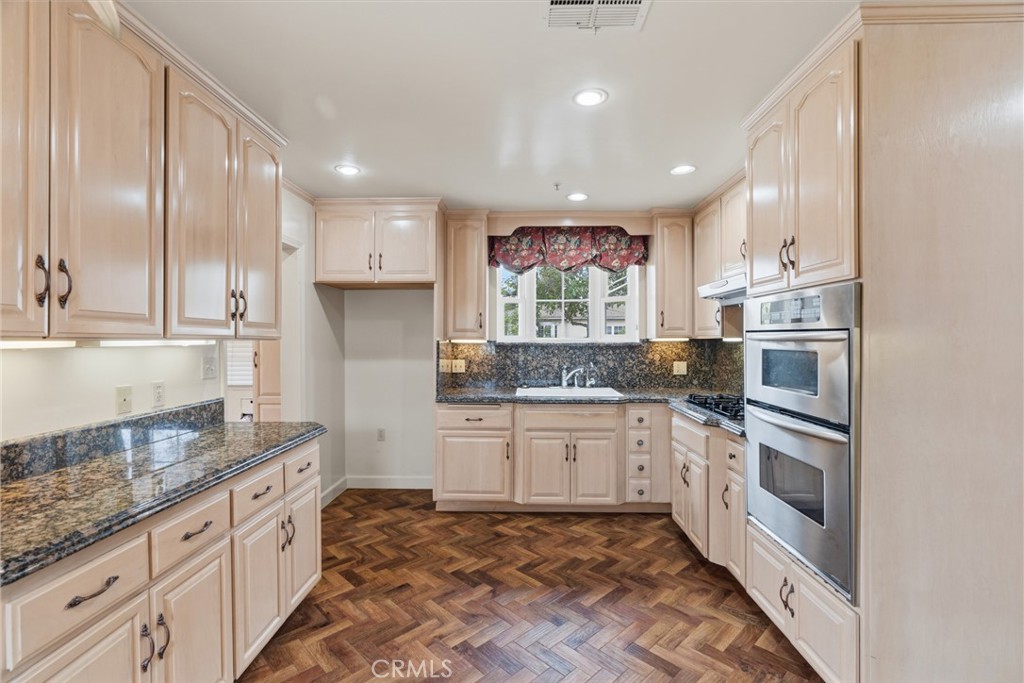 1820 Edgewood Drive