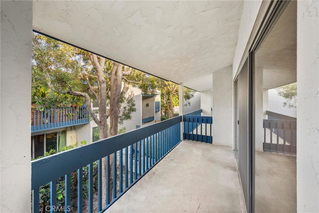 814 Camino Real 203