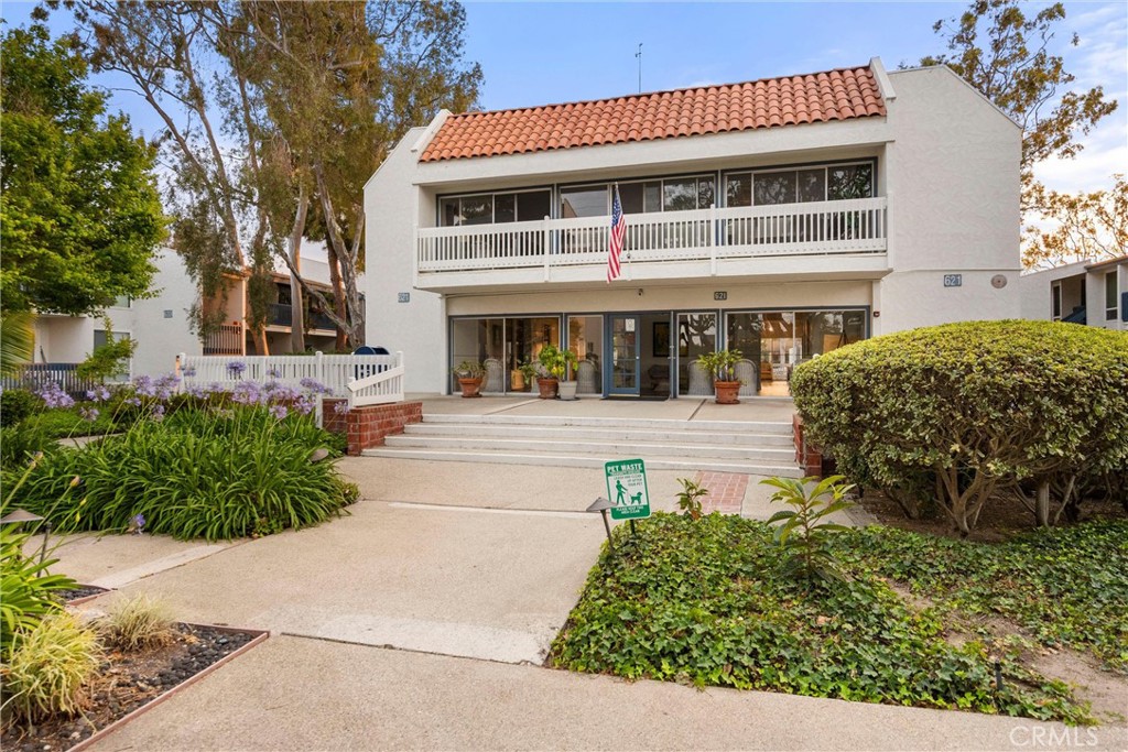 814 Camino Real 203
