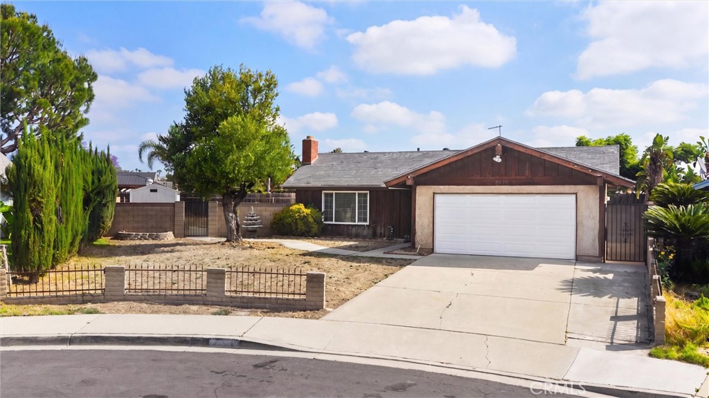 2701 S Whispering Lakes Court
