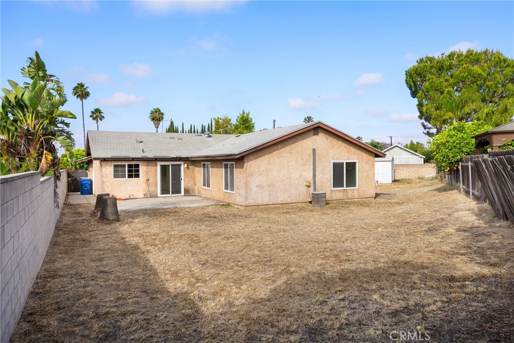 2701 S Whispering Lakes Court