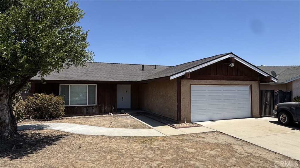 2701 S Whispering Lakes Court
