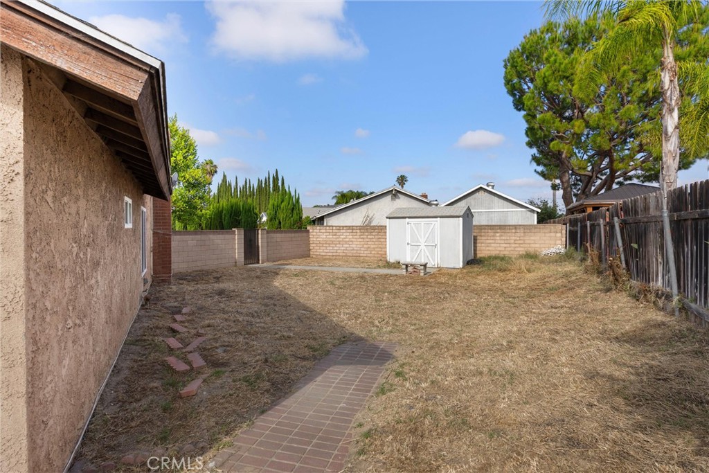 2701 S Whispering Lakes Court