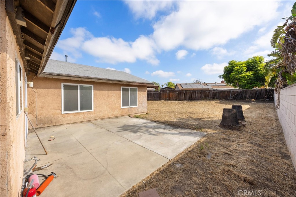 2701 S Whispering Lakes Court