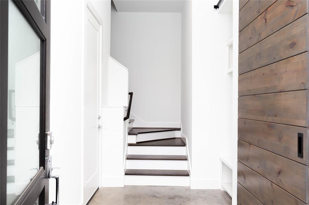 5868 E Post Oak Lane