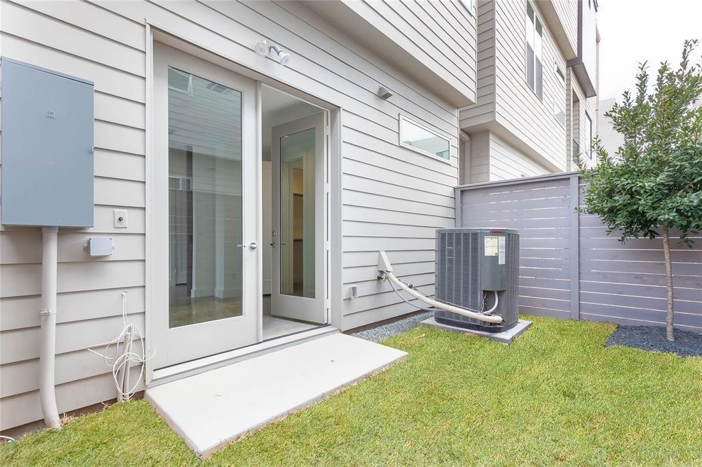 5868 E Post Oak Lane