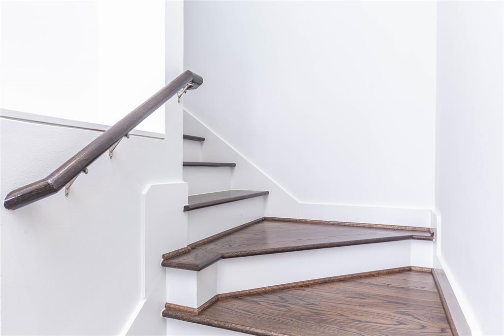 5868 E Post Oak Lane