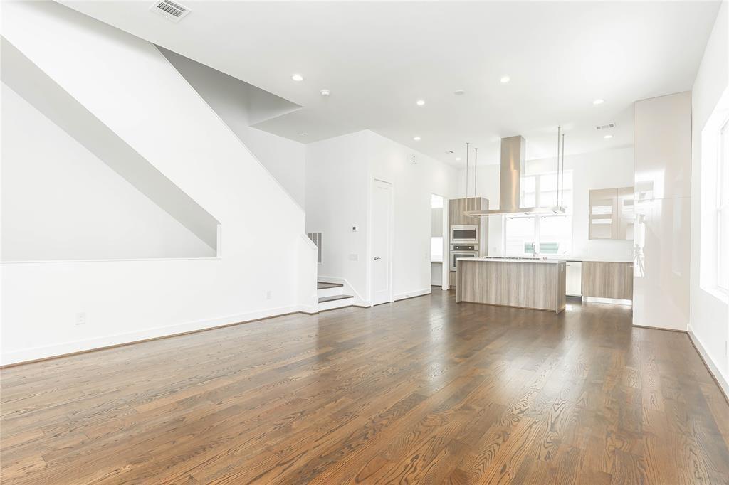 5868 E Post Oak Lane