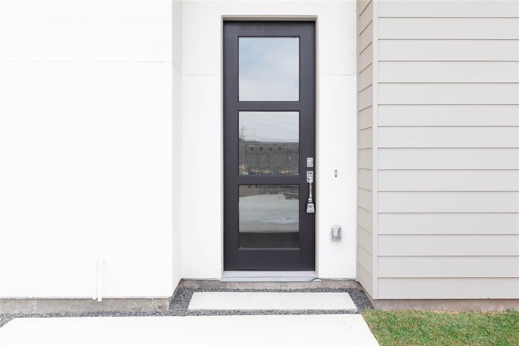 5868 E Post Oak Lane