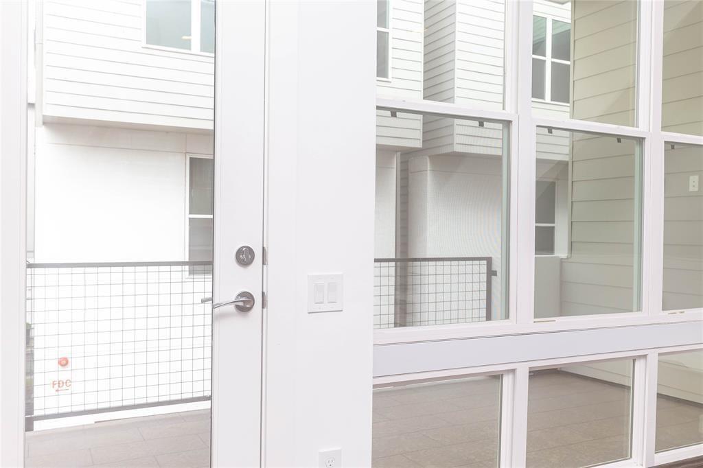 5868 E Post Oak Lane