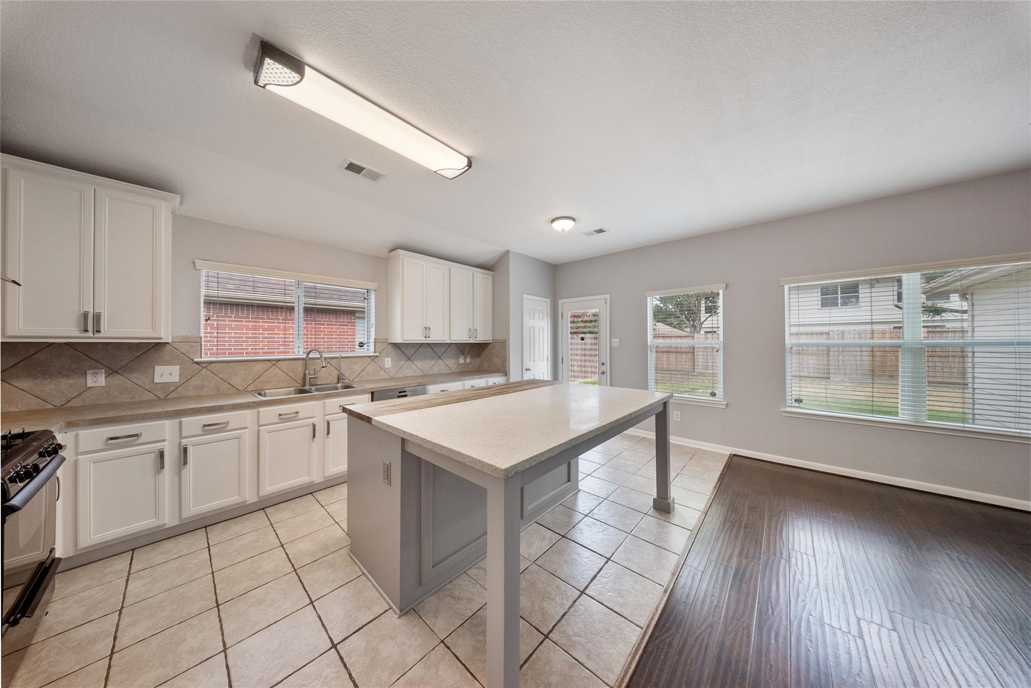 2219 Rocky Hollow Lane