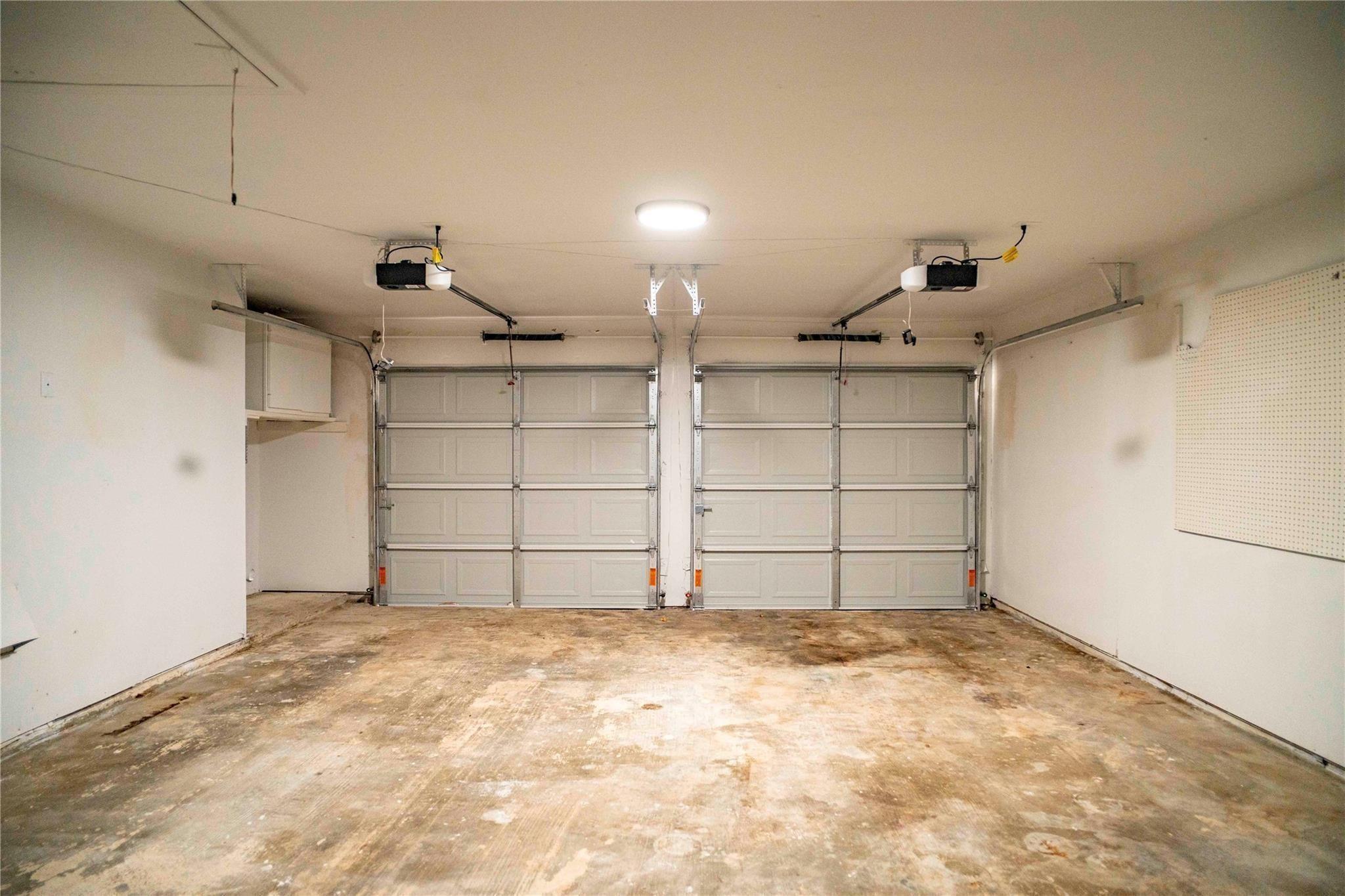 9214 Woodland Oaks Drive