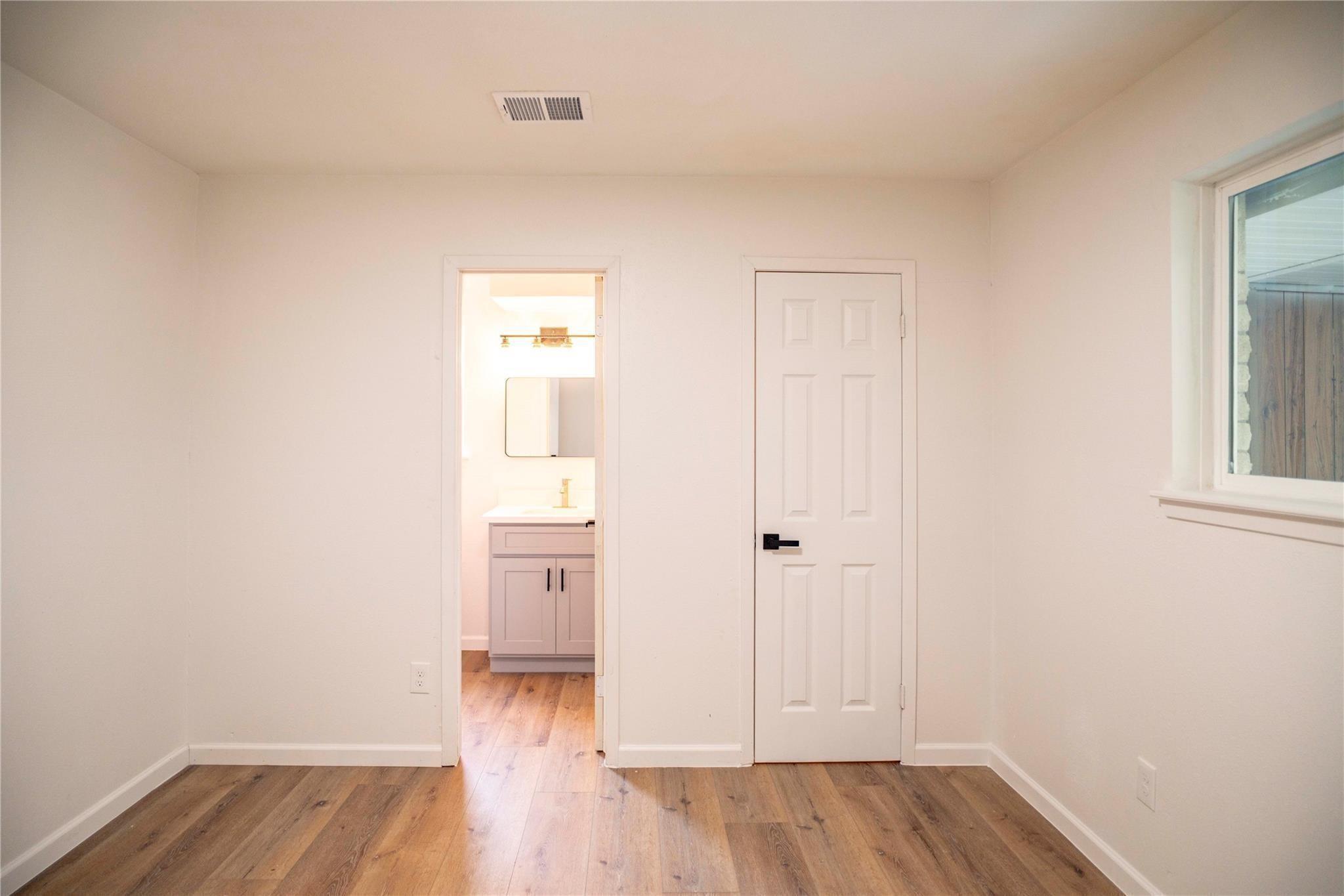 9214 Woodland Oaks Drive