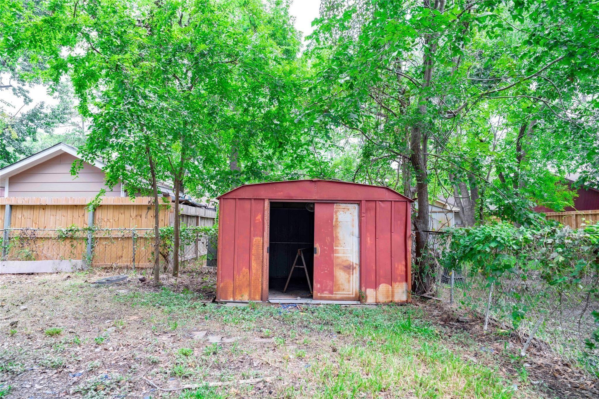 9214 Woodland Oaks Drive