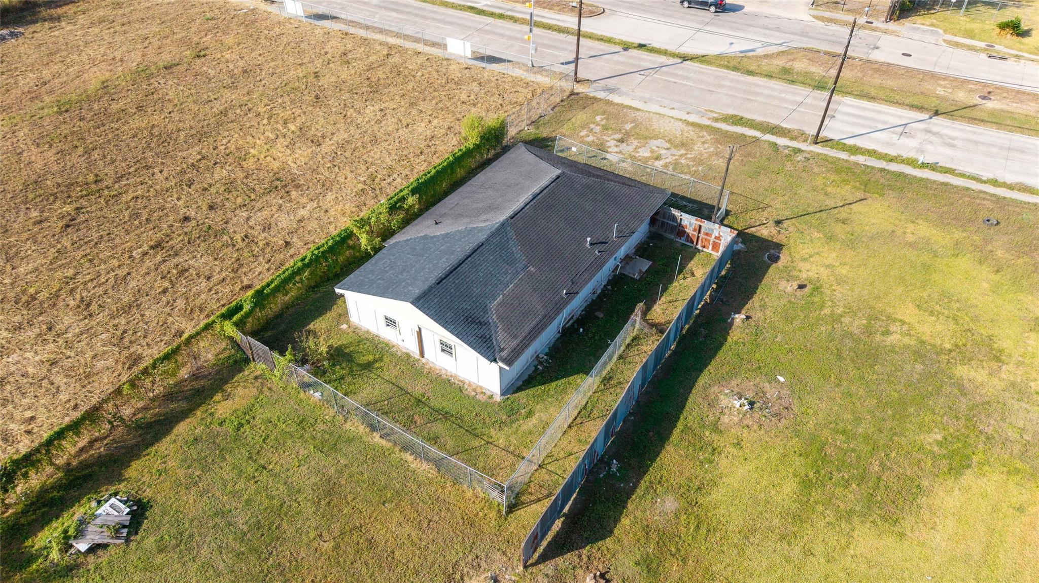 7210 Lockwood Dr