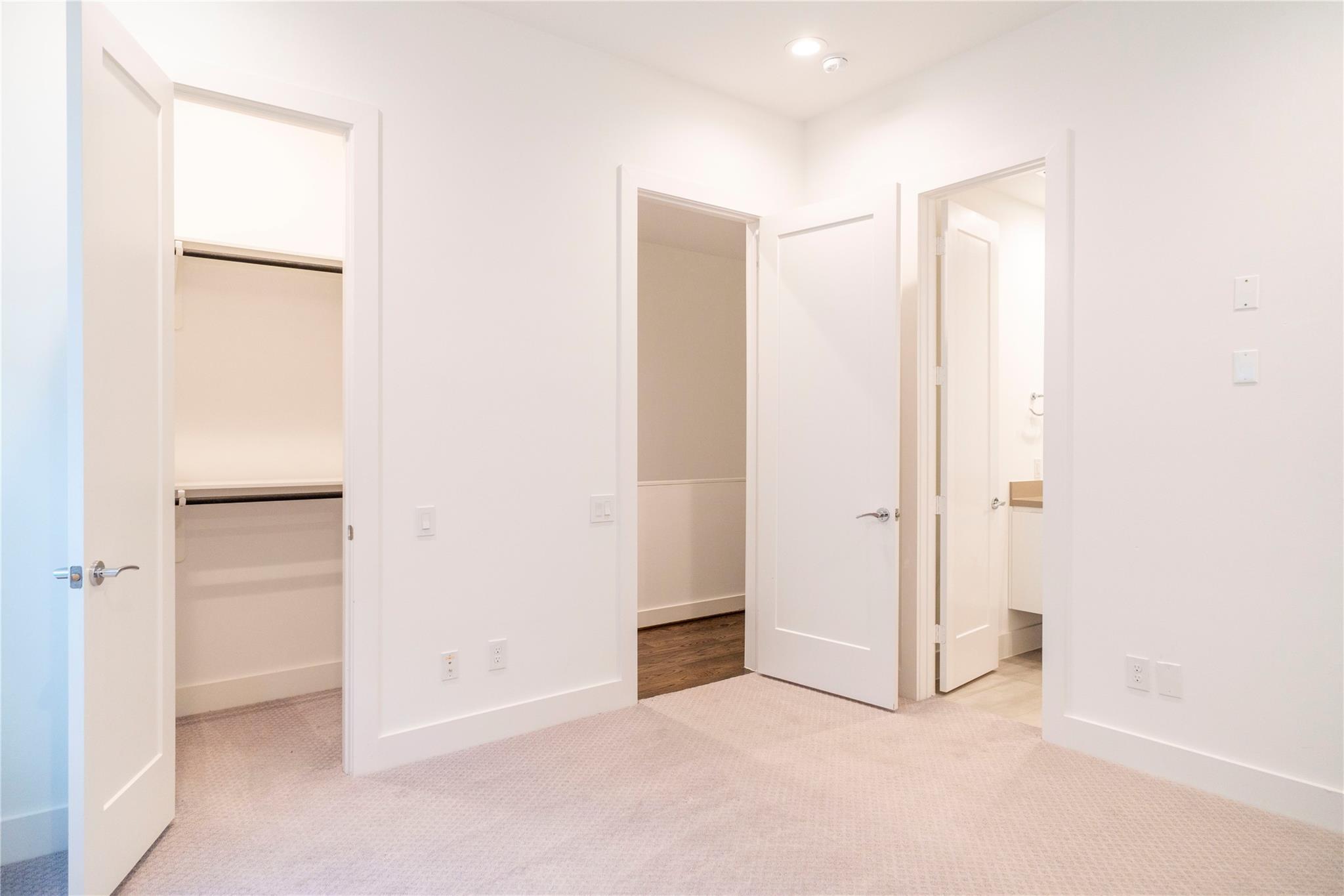 5869 E Post Oak Lane, Houston