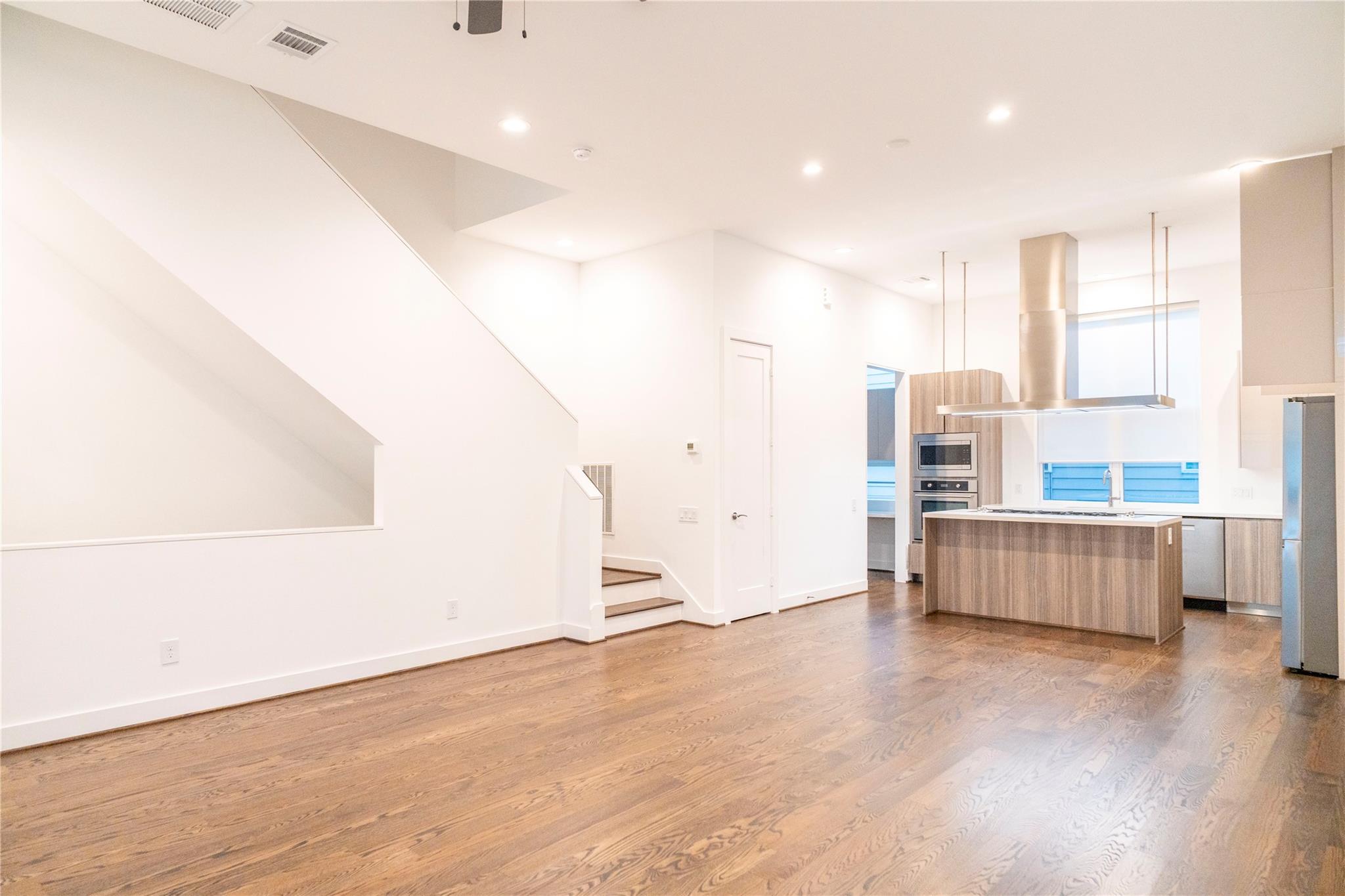 5869 E Post Oak Lane, Houston