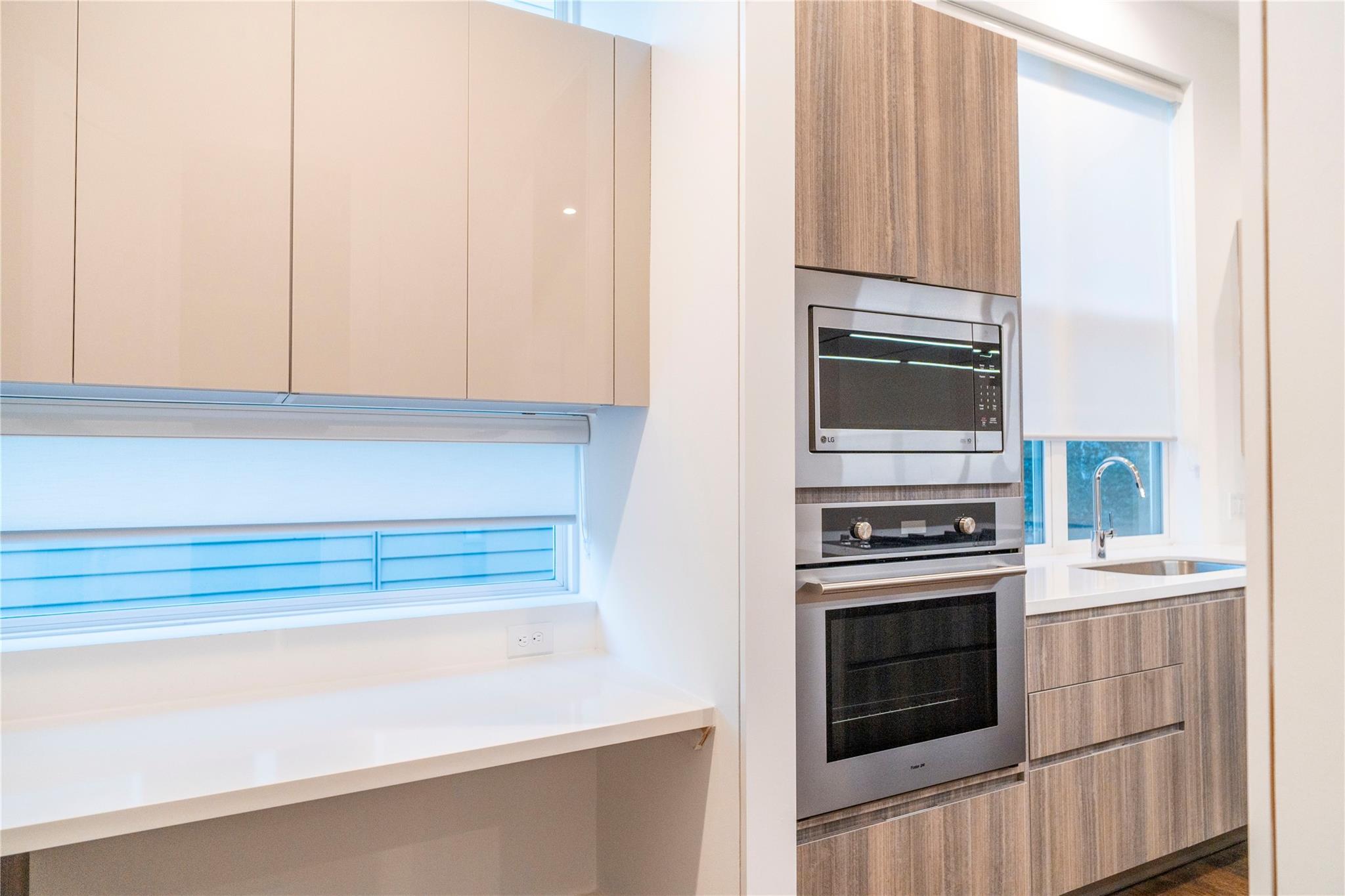 5869 E Post Oak Lane, Houston