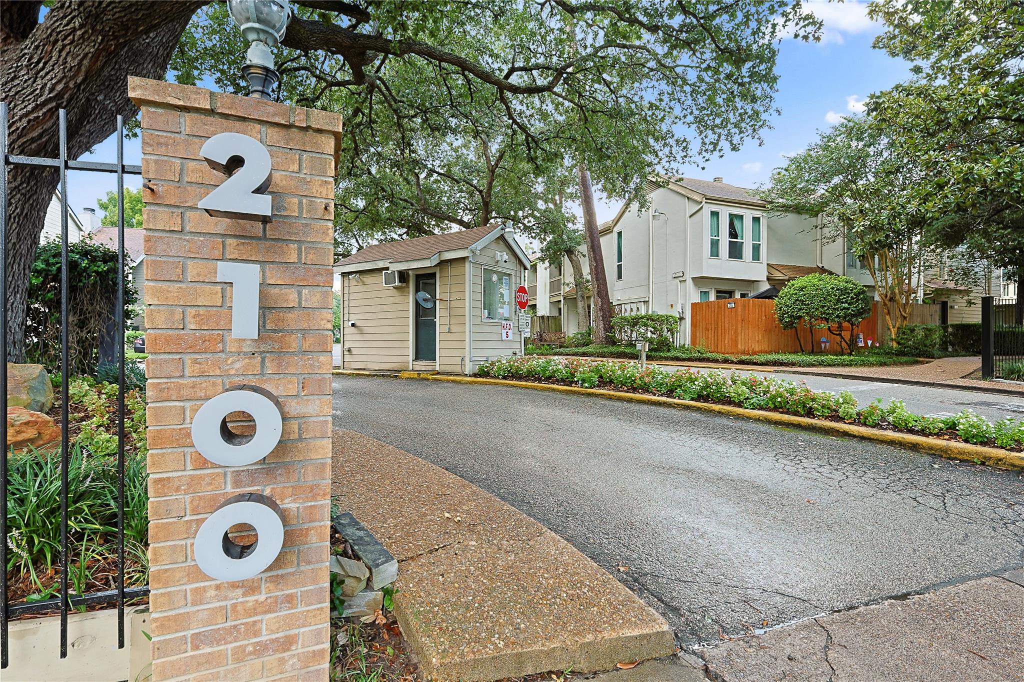 2100 Tanglewilde Street # 131