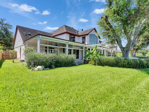 1915 Hollys Way