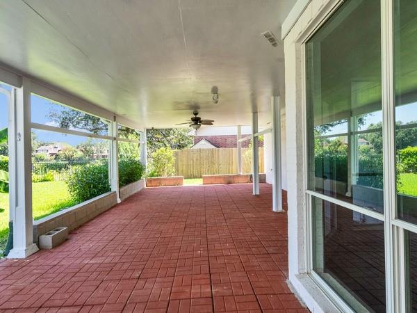 1915 Hollys Way