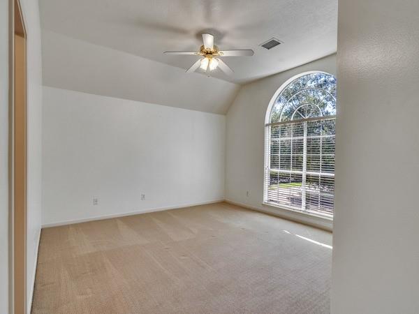 1915 Hollys Way