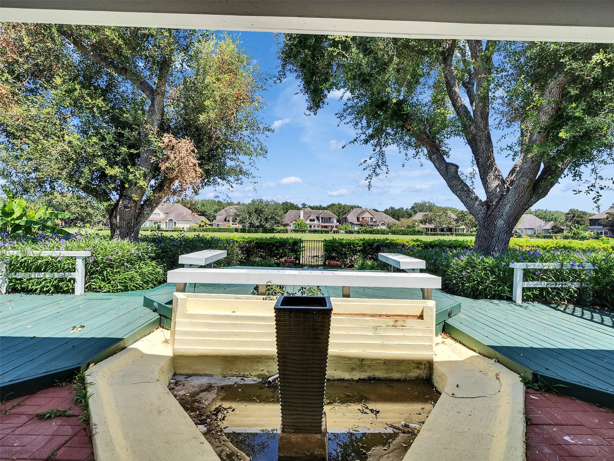 1915 Hollys Way