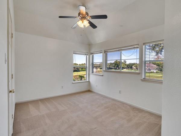 1915 Hollys Way