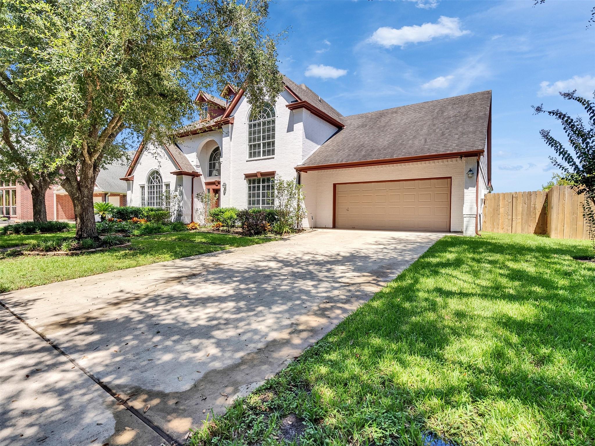 1915 Hollys Way
