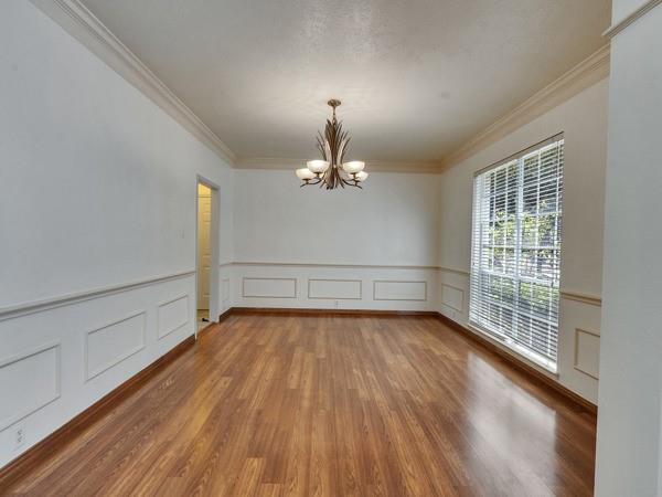 1915 Hollys Way
