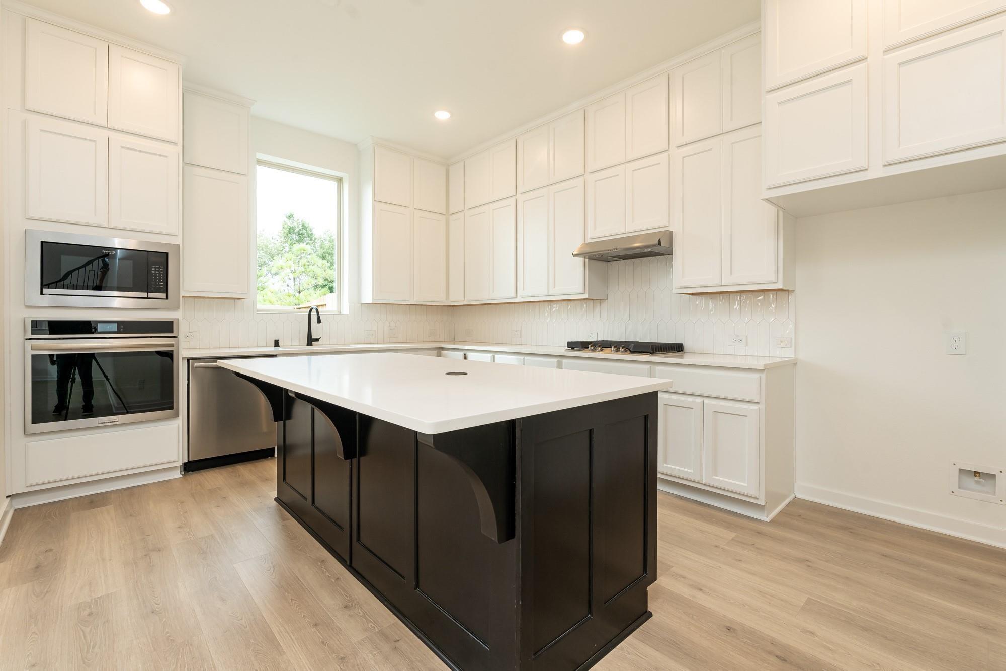 6522 Bramble Cove Lane