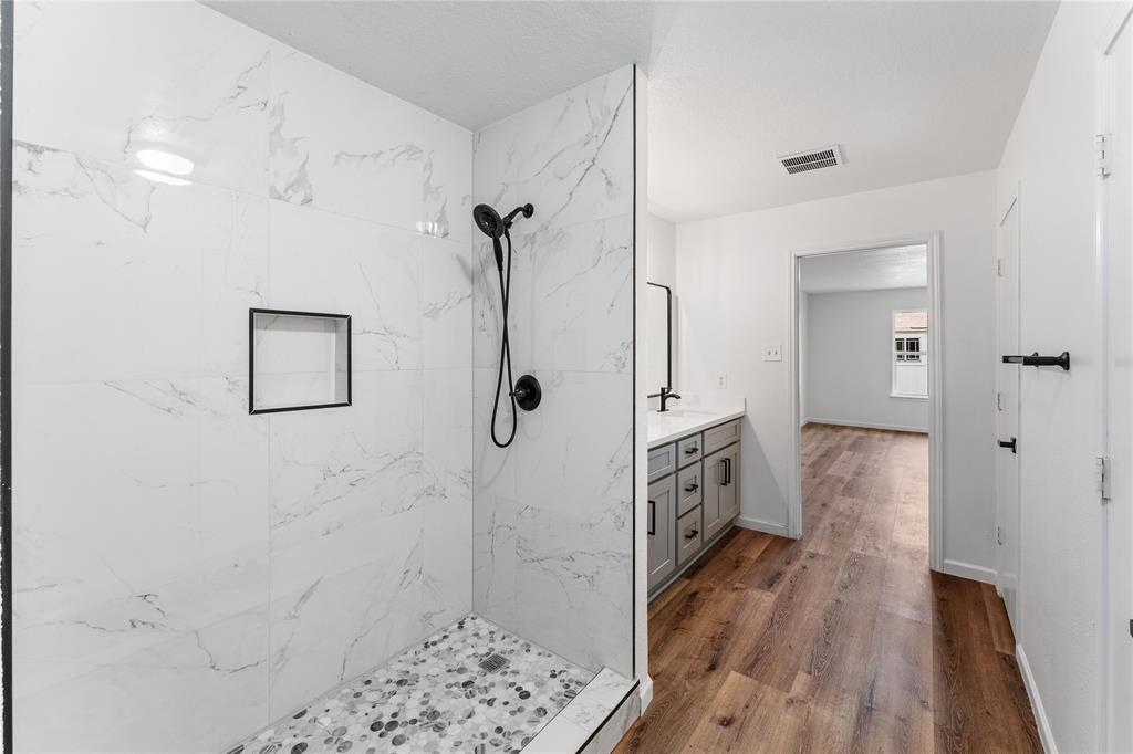 7815 Brook Trail Circle