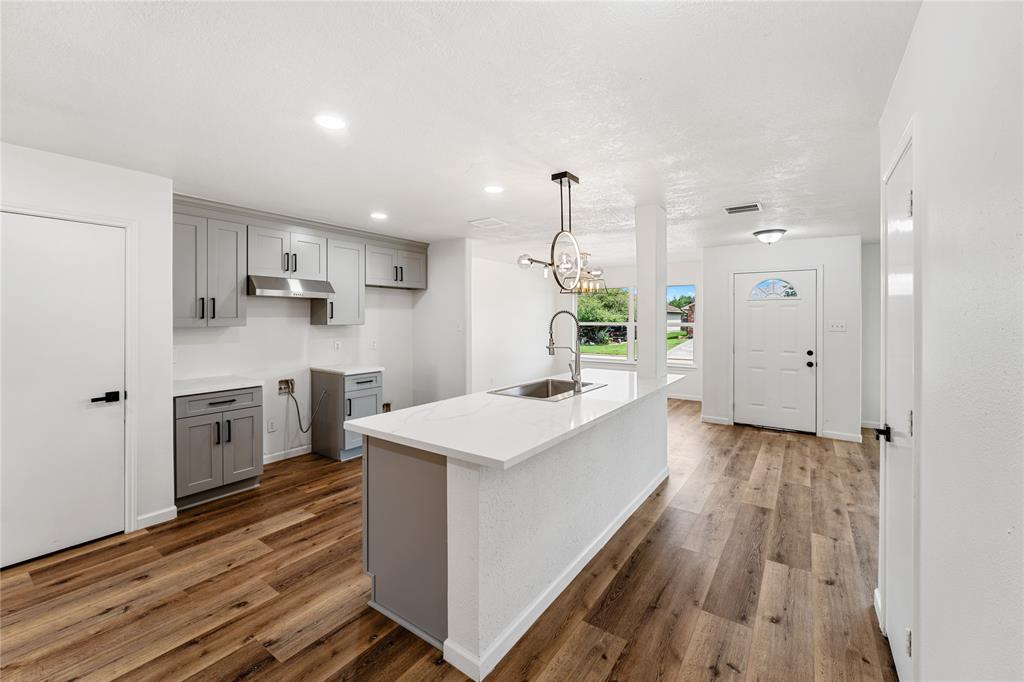 7815 Brook Trail Circle