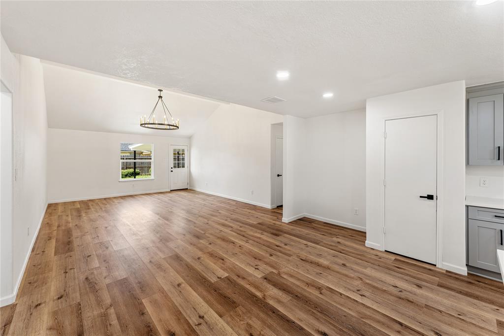 7815 Brook Trail Circle