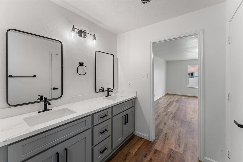 7815 Brook Trail Circle