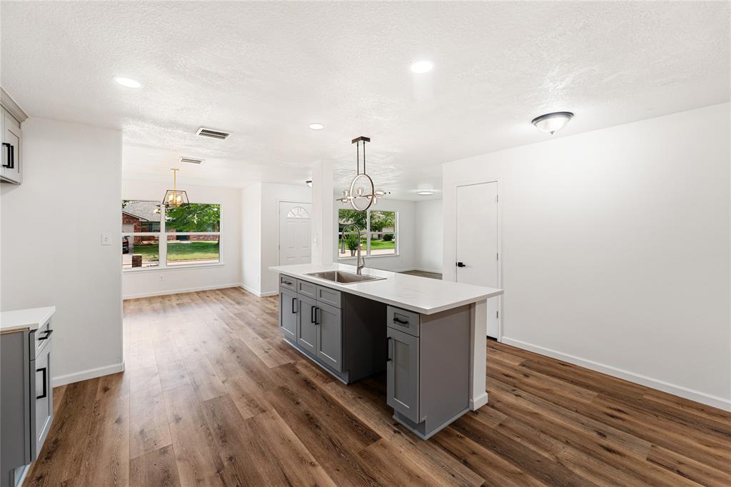 7815 Brook Trail Circle