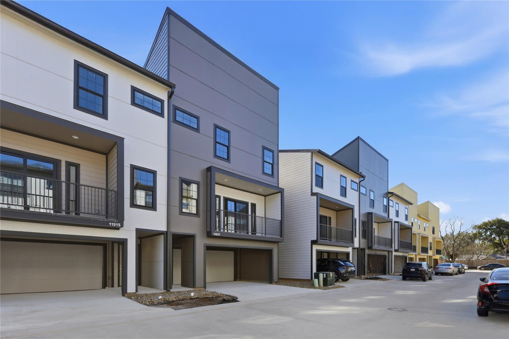 11917 N Hoa Sen Circle