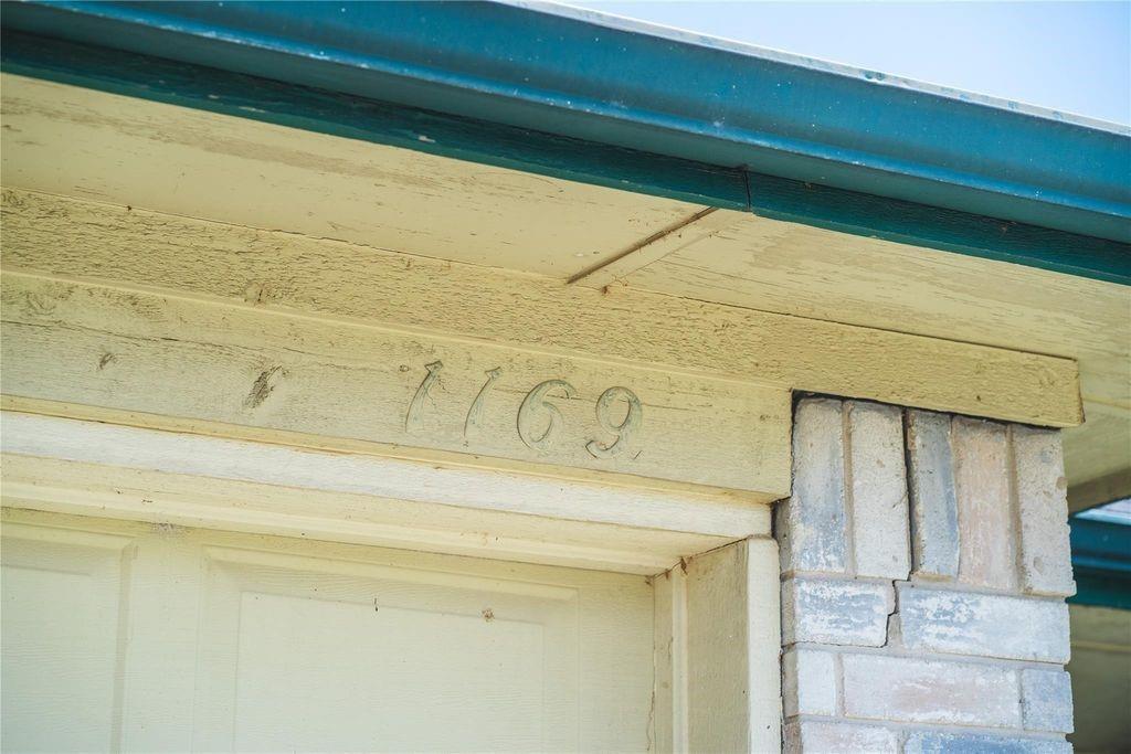 1169 Lago Vista Street