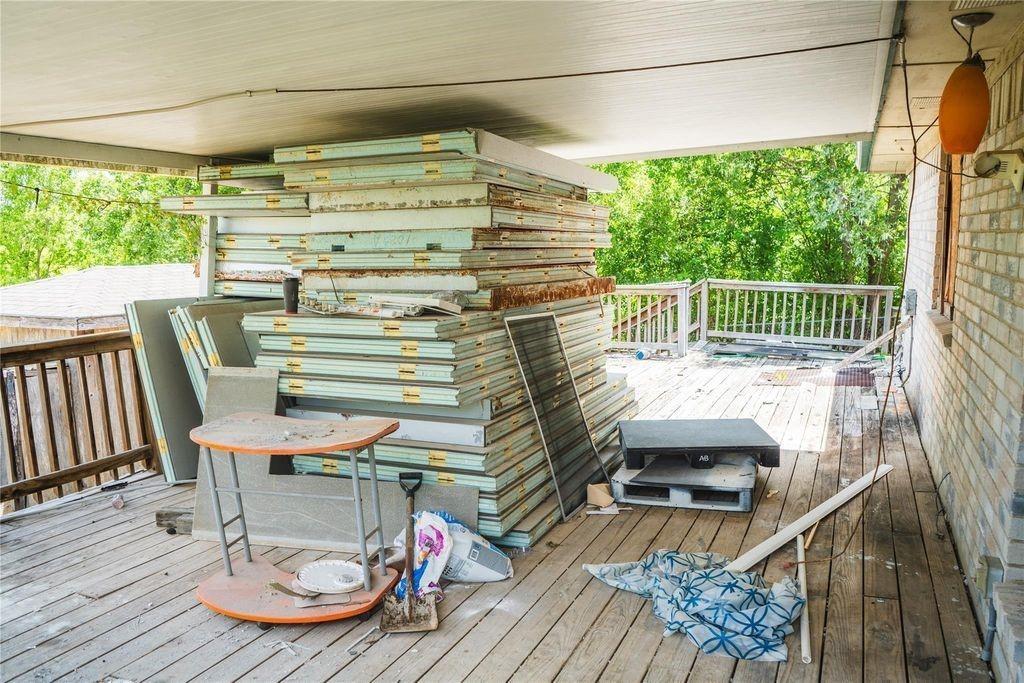 1169 Lago Vista Street