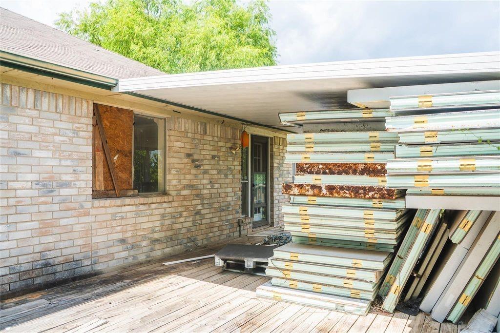 1169 Lago Vista Street