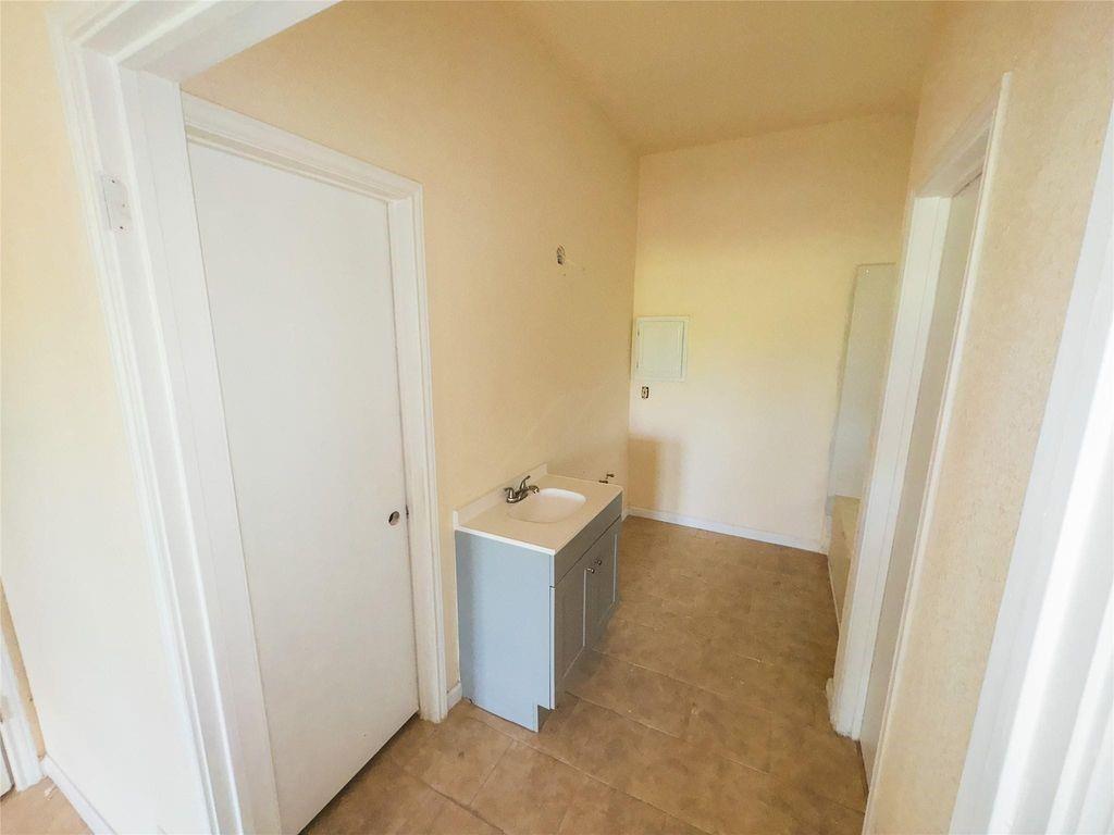 1169 Lago Vista Street