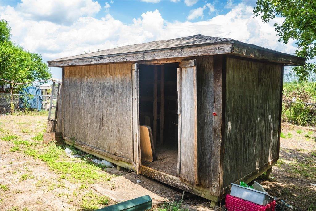 1169 Lago Vista Street