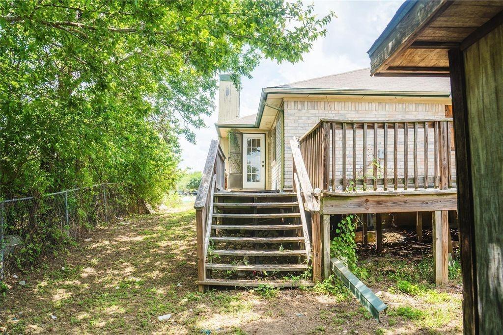 1169 Lago Vista Street