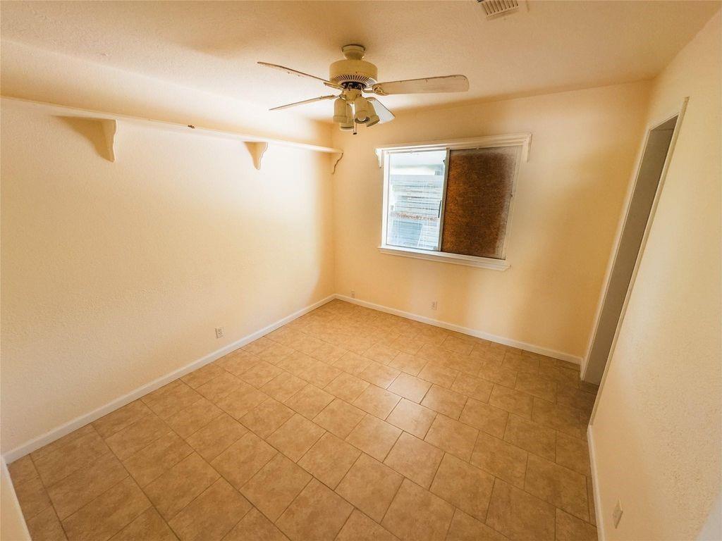 1169 Lago Vista Street