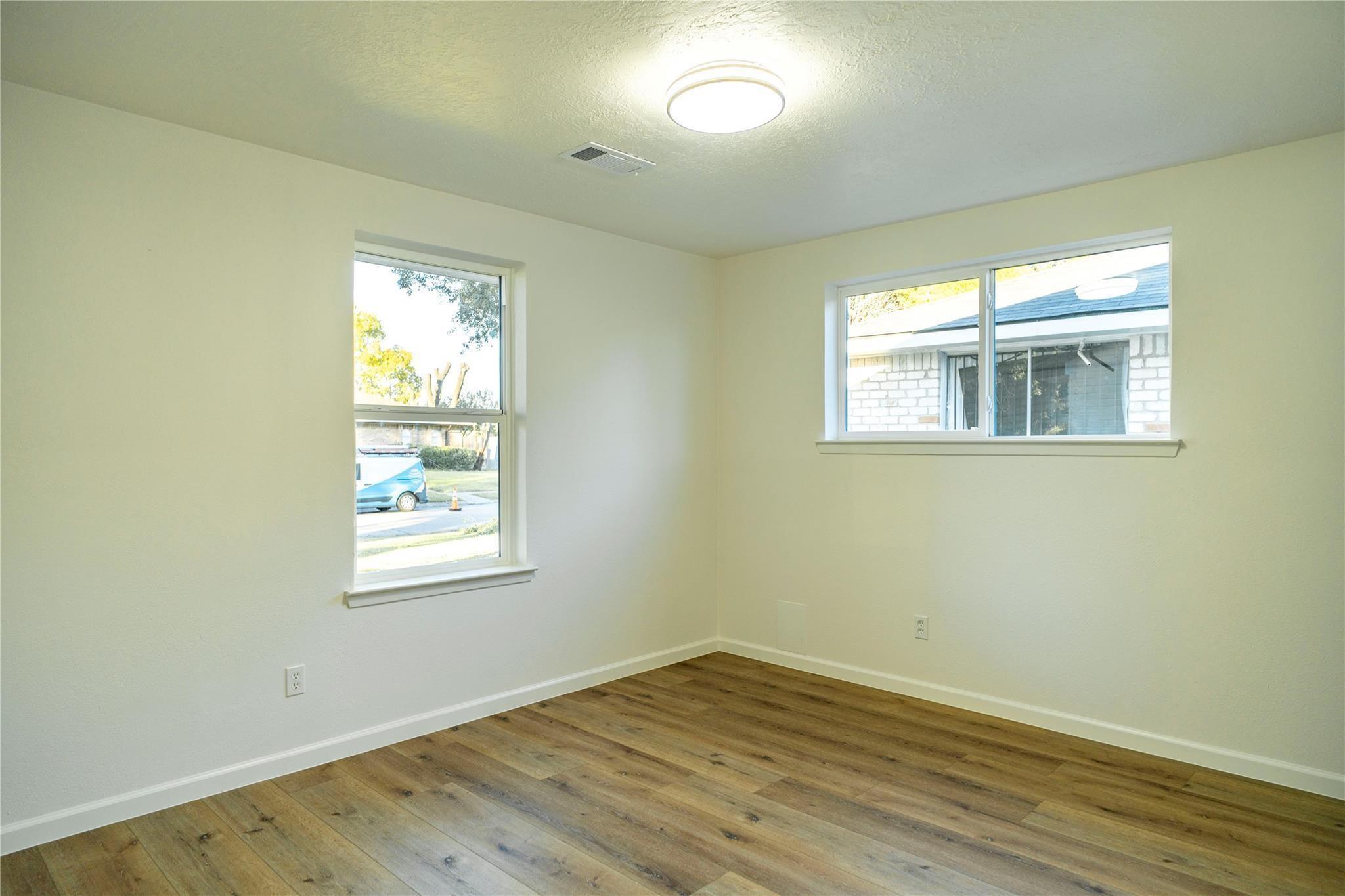 10907 Sharpview Drive