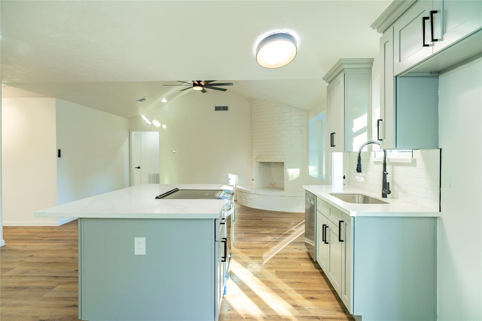 10907 Sharpview Drive