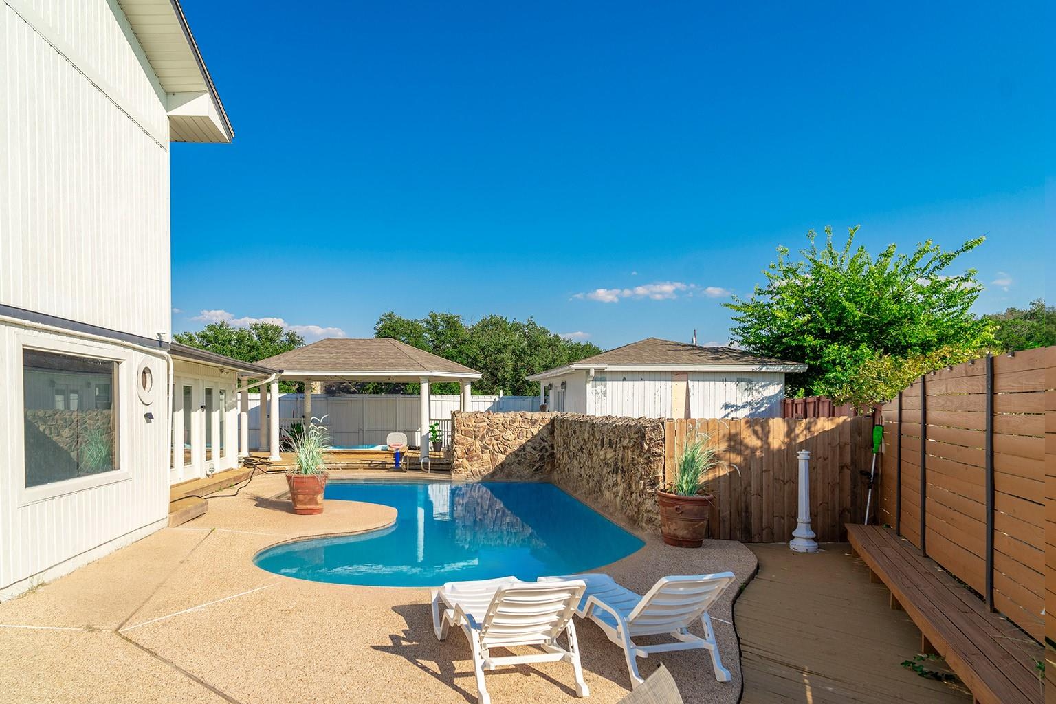 890 Rattlesnake Road