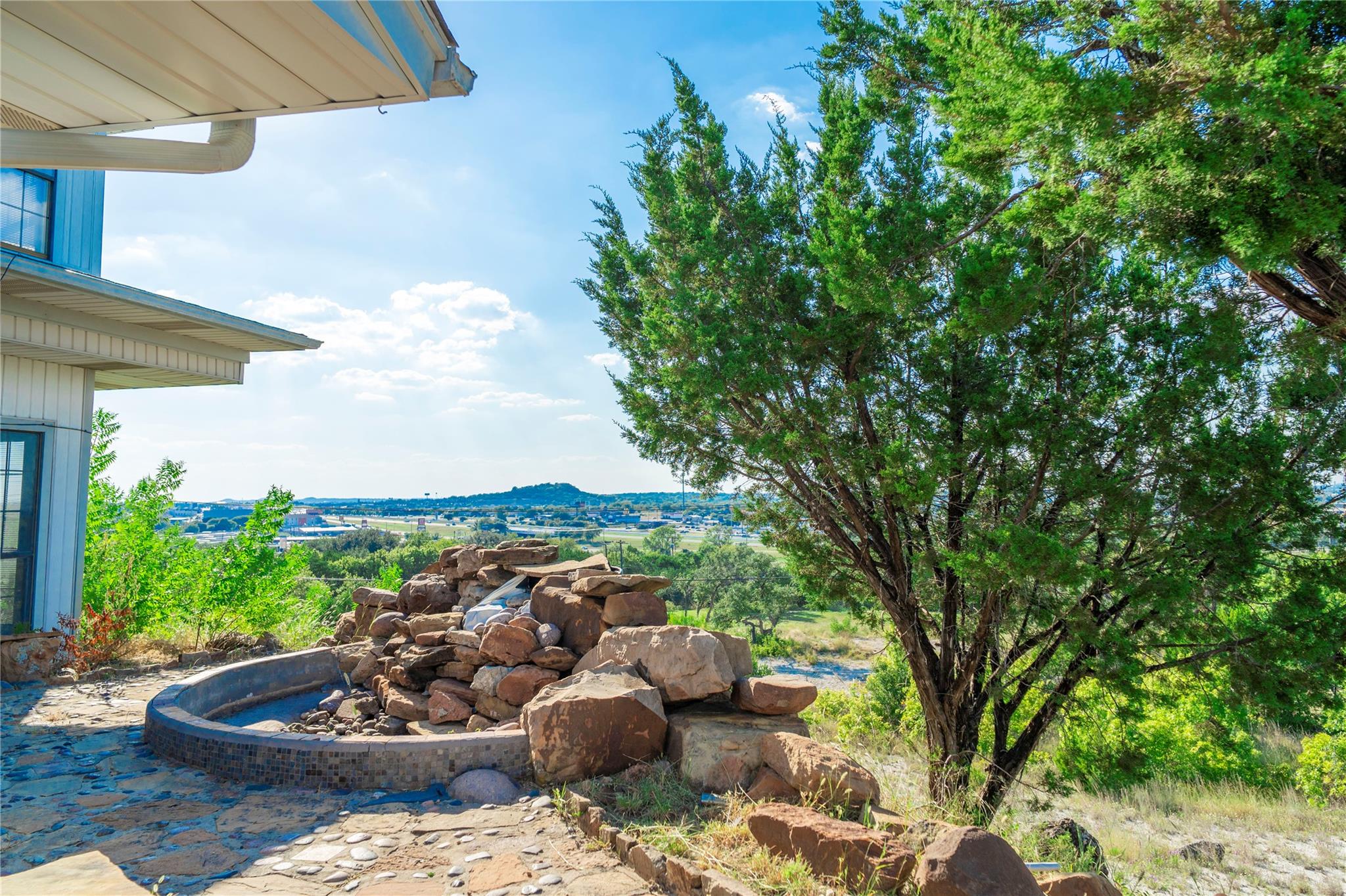 890 Rattlesnake Road